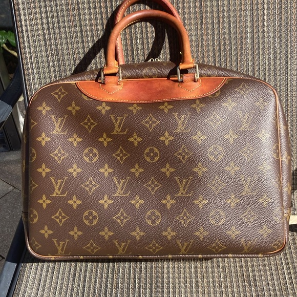Vintage Louis Vuitton Deauville - Picture 6 of 16